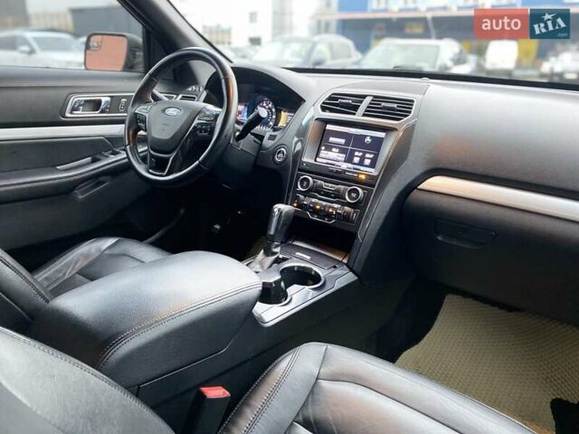 Синий Форд Эксплорер, объемом двигателя 2.3 л и пробегом 123 тыс. км за 14800 $, фото 15 на Automoto.ua