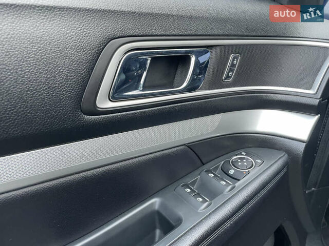 Синій Форд Експлорер, об'ємом двигуна 3.5 л та пробігом 205 тис. км за 16900 $, фото 38 на Automoto.ua