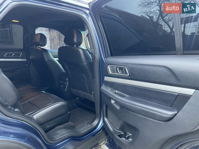 Синій Форд Експлорер, об'ємом двигуна 3.5 л та пробігом 205 тис. км за 16900 $, фото 62 на Automoto.ua