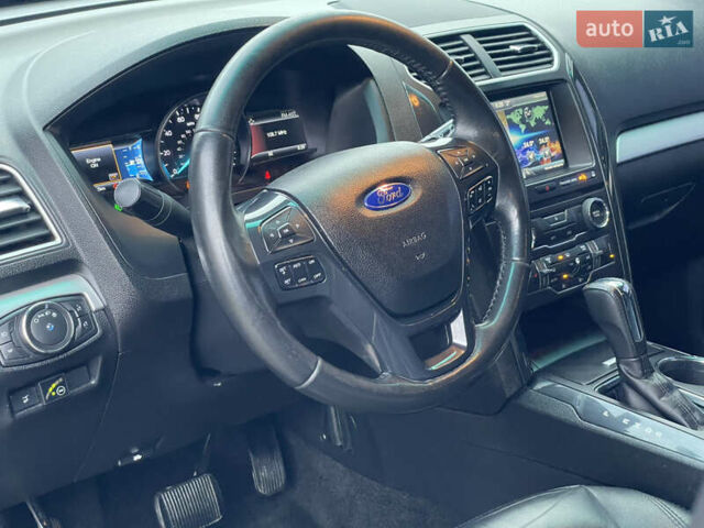 Синій Форд Експлорер, об'ємом двигуна 3.5 л та пробігом 205 тис. км за 16900 $, фото 42 на Automoto.ua