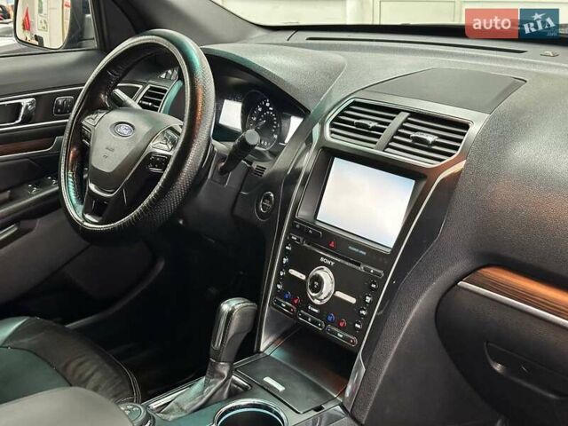 Синій Форд Експлорер, об'ємом двигуна 3.5 л та пробігом 232 тис. км за 15490 $, фото 34 на Automoto.ua