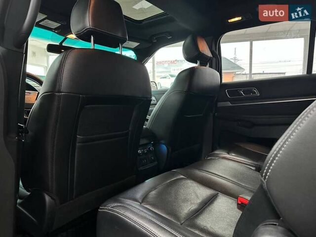 Синій Форд Експлорер, об'ємом двигуна 3.5 л та пробігом 232 тис. км за 15490 $, фото 36 на Automoto.ua