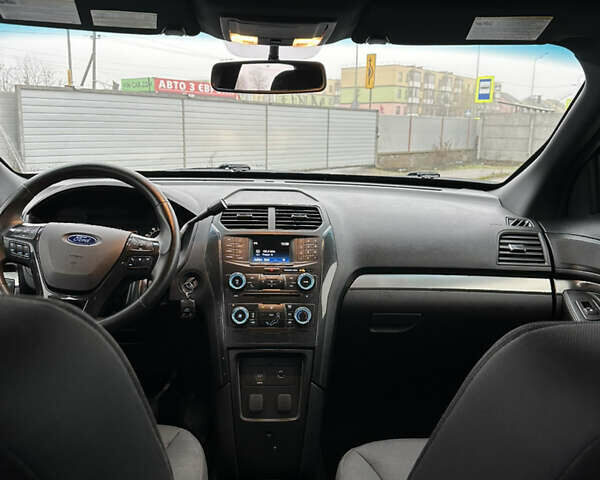 Синий Форд Эксплорер, объемом двигателя 3.73 л и пробегом 182 тыс. км за 13800 $, фото 9 на Automoto.ua