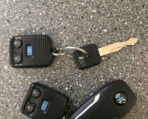 Синій Форд Експлорер, об'ємом двигуна 3.7 л та пробігом 136 тис. км за 16500 $, фото 18 на Automoto.ua
