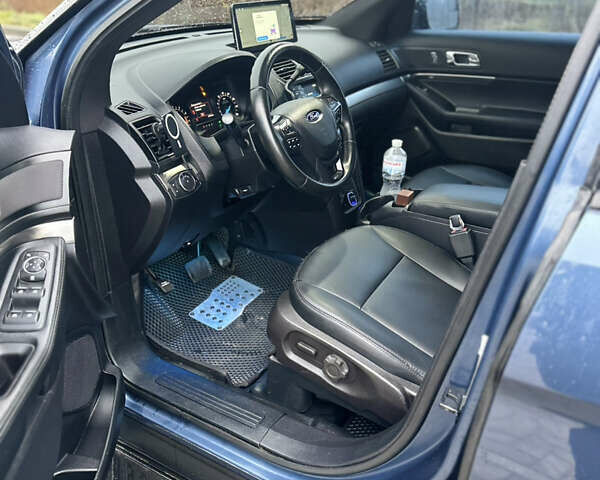 Синій Форд Експлорер, об'ємом двигуна 3.7 л та пробігом 249 тис. км за 15500 $, фото 10 на Automoto.ua