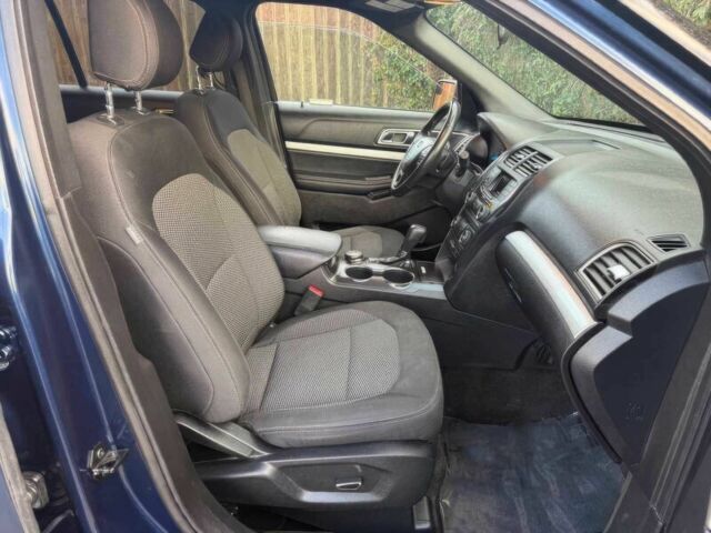 Форд Эксплорер 2017 в Киеве на Automoto.ua Синий Форд Эксплорер, объемом двигателя 3.5 л и пробегом 59 тыс. км за 18000 $, фото 8 на Automoto.ua