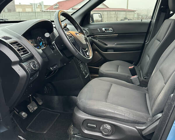 Синий Форд Эксплорер, объемом двигателя 3.73 л и пробегом 182 тыс. км за 13800 $, фото 7 на Automoto.ua