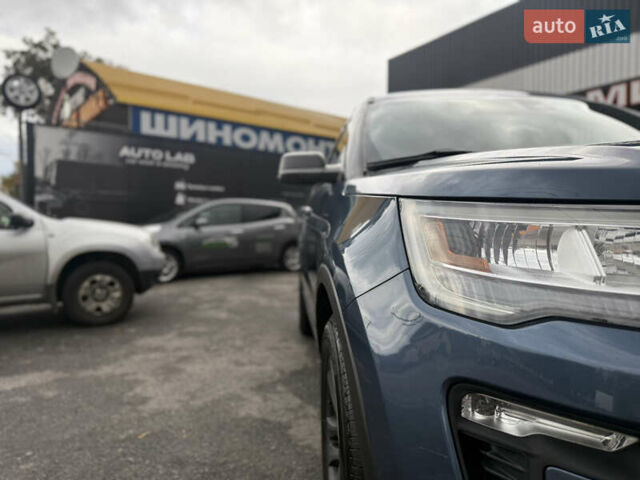 Синий Форд Эксплорер, объемом двигателя 3.5 л и пробегом 121 тыс. км за 23700 $, фото 4 на Automoto.ua