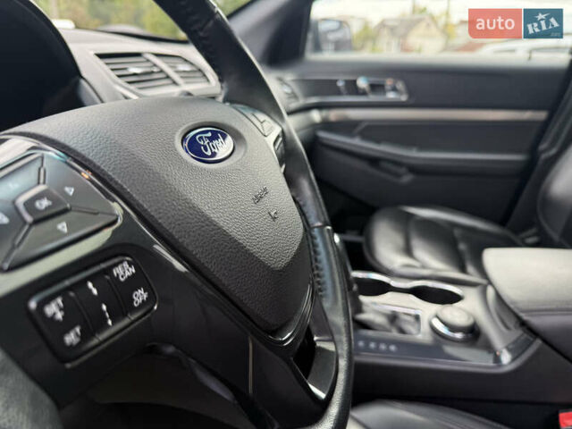 Синий Форд Эксплорер, объемом двигателя 3.5 л и пробегом 121 тыс. км за 23700 $, фото 14 на Automoto.ua