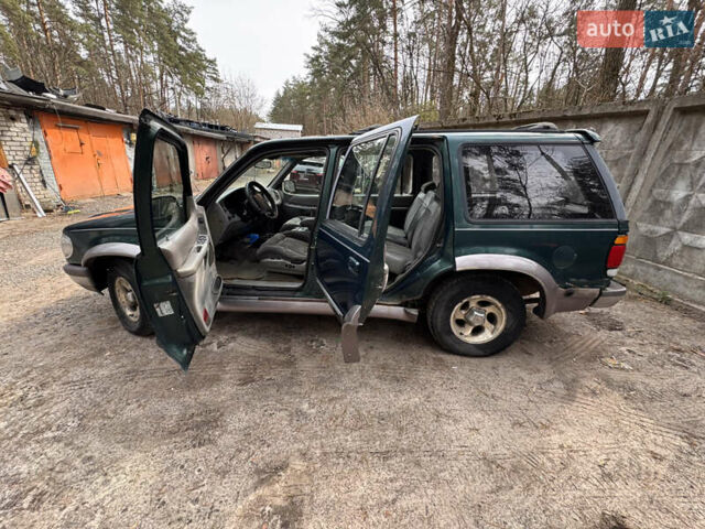 Зеленый Форд Эксплорер, объемом двигателя 3.96 л и пробегом 250 тыс. км за 3500 $, фото 2 на Automoto.ua