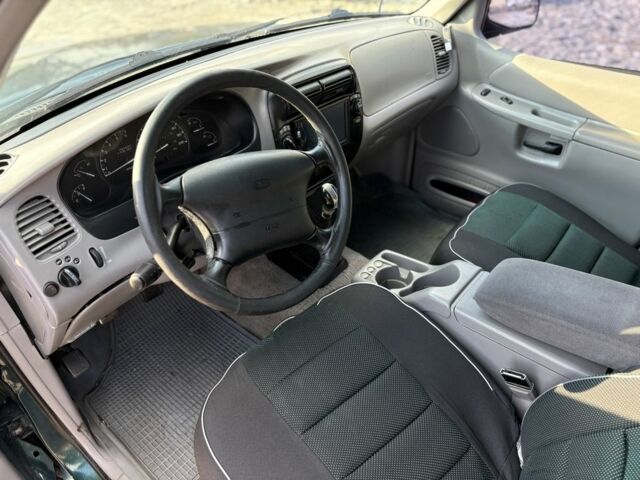 Зеленый Форд Эксплорер, объемом двигателя 4 л и пробегом 300 тыс. км за 5000 $, фото 6 на Automoto.ua