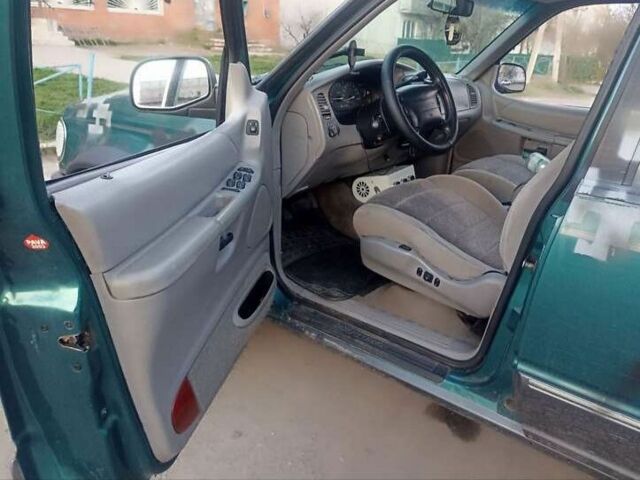 Зеленый Форд Эксплорер, объемом двигателя 4 л и пробегом 224 тыс. км за 1859 $, фото 4 на Automoto.ua