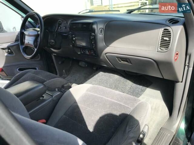 Зеленый Форд Эксплорер, объемом двигателя 3.96 л и пробегом 320 тыс. км за 6800 $, фото 6 на Automoto.ua