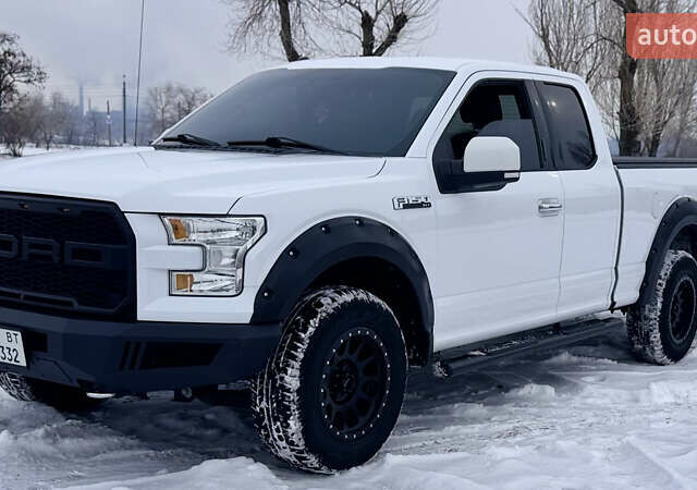 Белый Форд Ф-150, объемом двигателя 4.95 л и пробегом 120 тыс. км за 22000 $, фото 2 на Automoto.ua