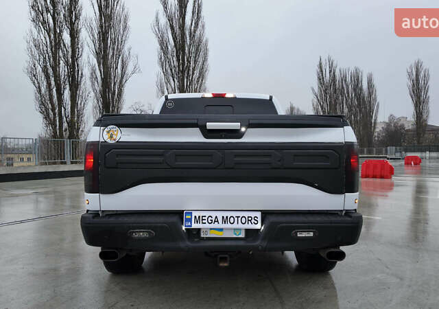 Белый Форд Ф-150, объемом двигателя 5 л и пробегом 140 тыс. км за 29990 $, фото 4 на Automoto.ua