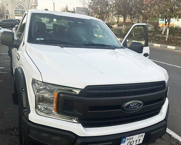 Белый Форд Ф-150, объемом двигателя 3.34 л и пробегом 182 тыс. км за 28000 $, фото 2 на Automoto.ua