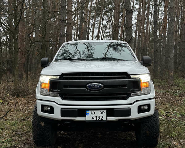 Білий Форд Ф-150, об'ємом двигуна 2.69 л та пробігом 118 тис. км за 29999 $, фото 2 на Automoto.ua