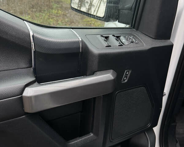 Білий Форд Ф-150, об'ємом двигуна 2.69 л та пробігом 118 тис. км за 29999 $, фото 15 на Automoto.ua