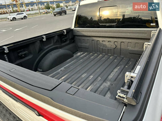 Белый Форд Ф-150, объемом двигателя 0 л и пробегом 70 тыс. км за 39500 $, фото 3 на Automoto.ua