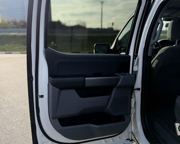 Білий Форд Ф-150, об'ємом двигуна 0 л та пробігом 14 тис. км за 45900 $, фото 13 на Automoto.ua