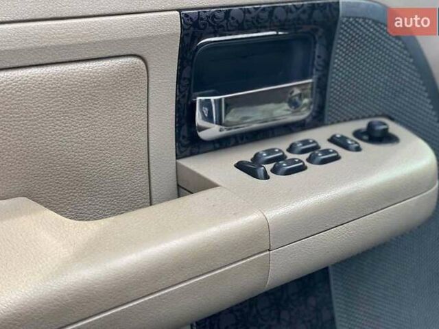 Черный Форд Ф-150, объемом двигателя 5.4 л и пробегом 243 тыс. км за 20500 $, фото 6 на Automoto.ua