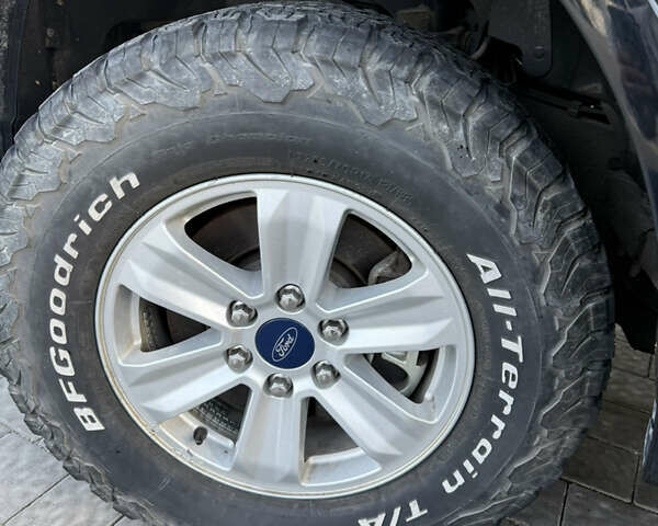 Черный Форд Ф-150, объемом двигателя 2.69 л и пробегом 100 тыс. км за 24500 $, фото 26 на Automoto.ua