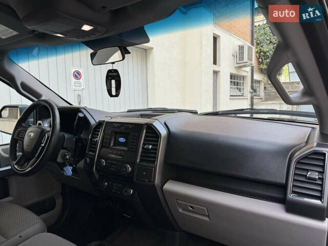 Черный Форд Ф-150, объемом двигателя 2.69 л и пробегом 94 тыс. км за 33000 $, фото 8 на Automoto.ua