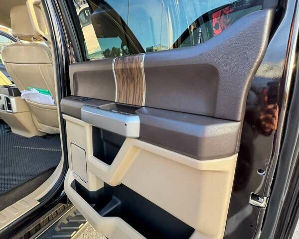 Форд Ф-150 2018 у Києві на Automoto.ua Чорний Форд Ф-150, об'ємом двигуна 3.49 л та пробігом 136 тис. км за 33000 $, фото 23 на Automoto.ua