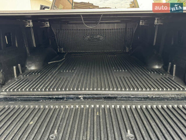 Черный Форд Ф-150, объемом двигателя 2.69 л и пробегом 94 тыс. км за 33000 $, фото 7 на Automoto.ua