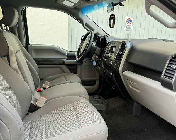 Черный Форд Ф-150, объемом двигателя 2.69 л и пробегом 94 тыс. км за 33000 $, фото 10 на Automoto.ua