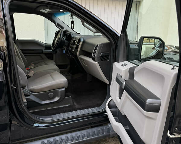 Черный Форд Ф-150, объемом двигателя 2.69 л и пробегом 94 тыс. км за 33000 $, фото 31 на Automoto.ua