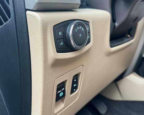 Форд Ф-150 2018 у Києві на Automoto.ua Чорний Форд Ф-150, об'ємом двигуна 3.49 л та пробігом 136 тис. км за 33000 $, фото 37 на Automoto.ua