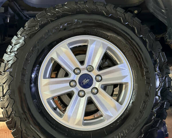 Черный Форд Ф-150, объемом двигателя 2.69 л и пробегом 94 тыс. км за 33000 $, фото 27 на Automoto.ua