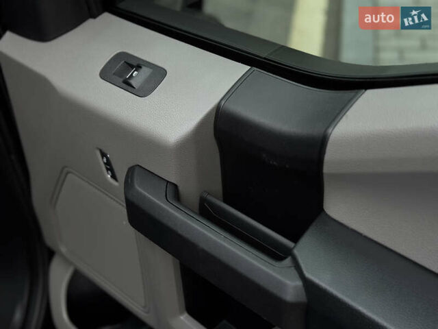 Черный Форд Ф-150, объемом двигателя 3.49 л и пробегом 71 тыс. км за 39900 $, фото 39 на Automoto.ua