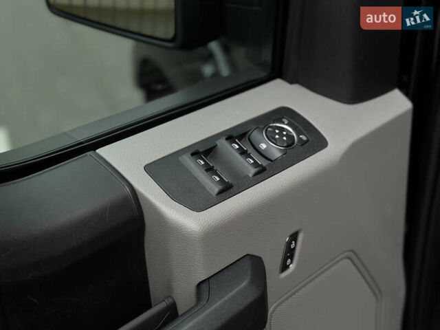 Черный Форд Ф-150, объемом двигателя 3.49 л и пробегом 71 тыс. км за 39900 $, фото 43 на Automoto.ua