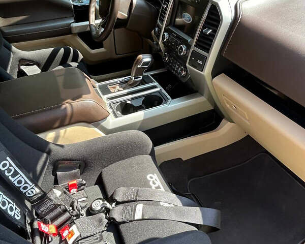 Форд Ф-150, объемом двигателя 5 л и пробегом 50 тыс. км за 173697 $, фото 4 на Automoto.ua