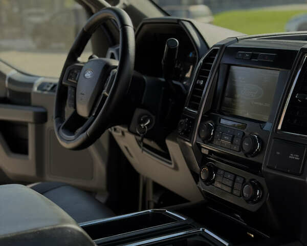Сірий Форд Ф-150, об'ємом двигуна 5 л та пробігом 170 тис. км за 22500 $, фото 5 на Automoto.ua