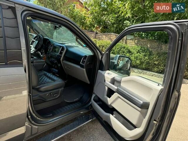 Сірий Форд Ф-150, об'ємом двигуна 2.69 л та пробігом 125 тис. км за 30000 $, фото 17 на Automoto.ua