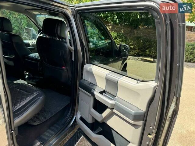 Сірий Форд Ф-150, об'ємом двигуна 2.69 л та пробігом 125 тис. км за 30000 $, фото 19 на Automoto.ua