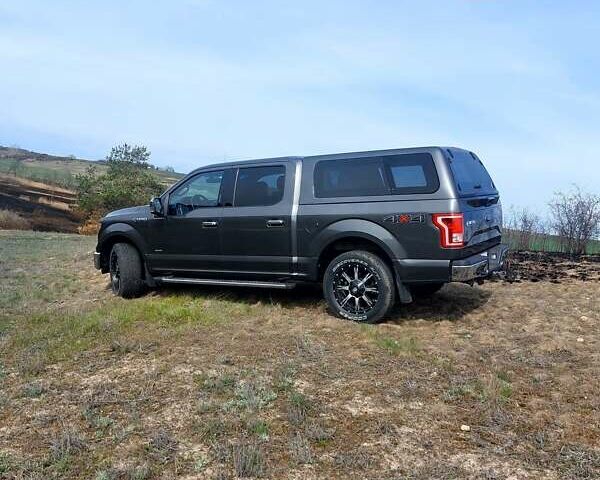 Сірий Форд Ф-150, об'ємом двигуна 2.69 л та пробігом 125 тис. км за 30000 $, фото 4 на Automoto.ua