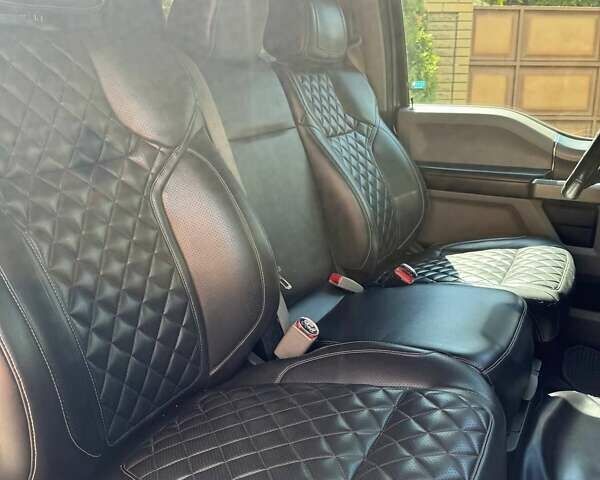 Сірий Форд Ф-150, об'ємом двигуна 2.69 л та пробігом 125 тис. км за 30000 $, фото 25 на Automoto.ua