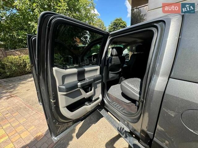 Сірий Форд Ф-150, об'ємом двигуна 2.69 л та пробігом 125 тис. км за 30000 $, фото 27 на Automoto.ua