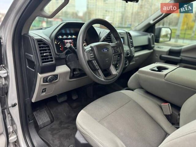 Серый Форд Ф-150, объемом двигателя 2.7 л и пробегом 207 тыс. км за 17500 $, фото 30 на Automoto.ua