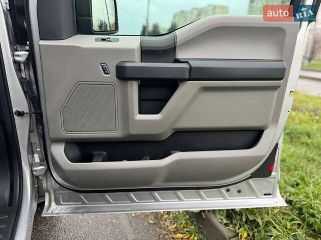 Серый Форд Ф-150, объемом двигателя 2.7 л и пробегом 207 тыс. км за 17500 $, фото 39 на Automoto.ua