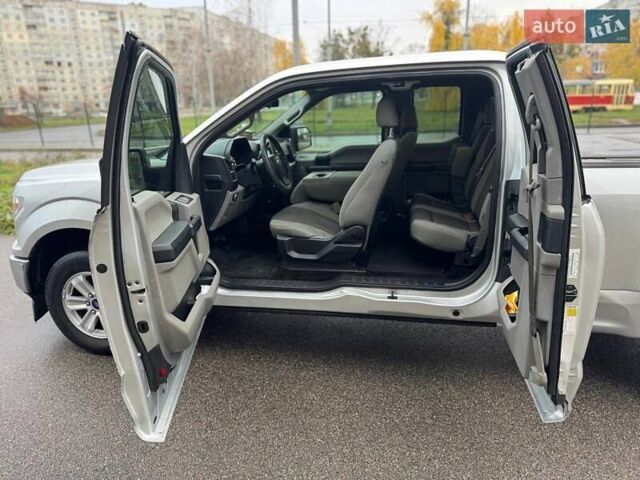 Серый Форд Ф-150, объемом двигателя 2.7 л и пробегом 207 тыс. км за 17500 $, фото 29 на Automoto.ua