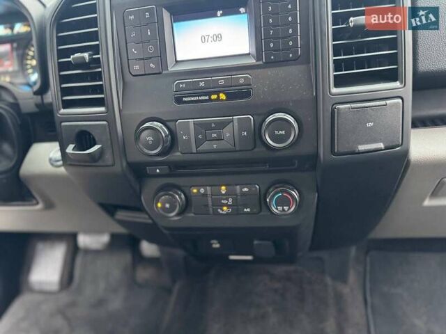 Серый Форд Ф-150, объемом двигателя 2.7 л и пробегом 207 тыс. км за 17500 $, фото 37 на Automoto.ua