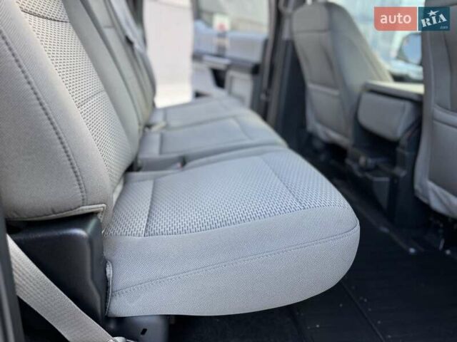 Форд Ф-150 2018 в Киеве на Automoto.ua Серый Форд Ф-150, объемом двигателя 2.7 л и пробегом 67 тыс. км за 34750 $, фото 41 на Automoto.ua