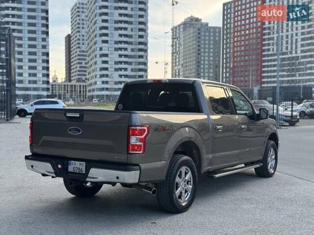 Форд Ф-150 2018 в Киеве на Automoto.ua Серый Форд Ф-150, объемом двигателя 2.7 л и пробегом 67 тыс. км за 34750 $, фото 7 на Automoto.ua