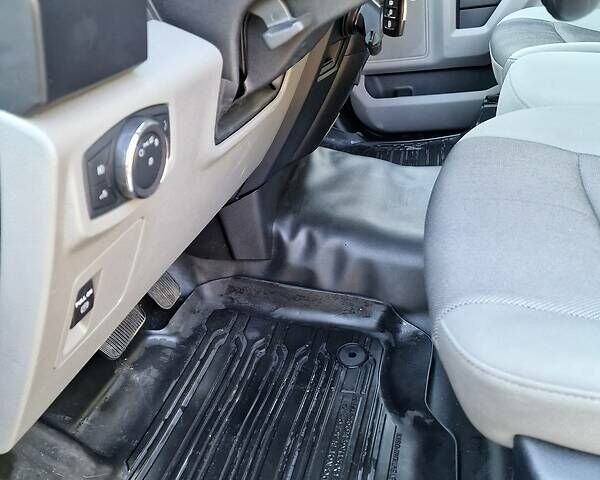 Форд Ф-150 2018 в Киеве на Automoto.ua Серый Форд Ф-150, объемом двигателя 4.9 л и пробегом 57 тыс. км за 41700 $, фото 45 на Automoto.ua