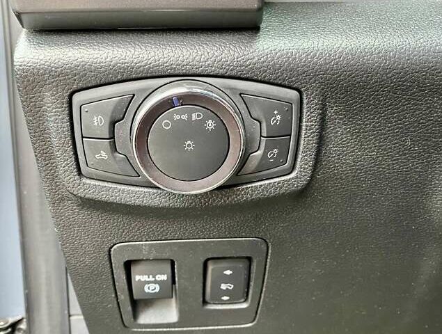 Сірий Форд Ф-150, об'ємом двигуна 2.7 л та пробігом 100 тис. км за 28900 $, фото 27 на Automoto.ua